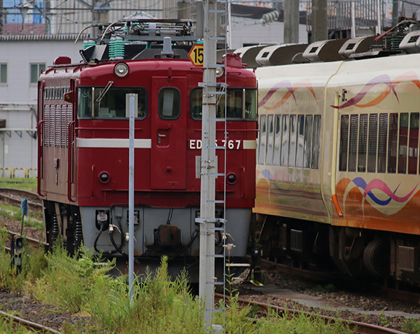 秋田の重鎮ED75がいた今朝の秋田車両センター（旧称） | 親子鉄＆秋田