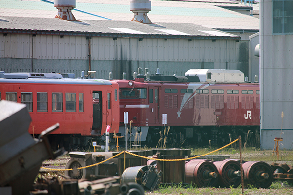 キハ40、EF81-137解体待ち@秋田総合車両センター | 親子鉄 キハ40、EF81-137解体待ち@秋田総合車両センター | 親子鉄