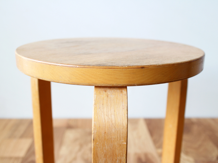 Artek-stool60-50sA02.jpg