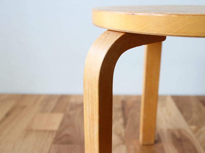 Artek-stool60-50sA08.jpg