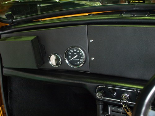 ローバーミニ　ワンオフセンターコンソール　3連メーター＋1DIN Yahoo!オークション - ローバーミニ 3連メーター＋1DINコンソール 樹脂