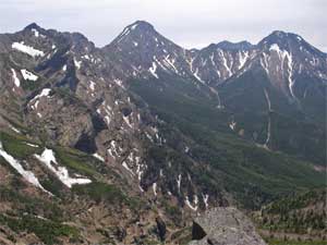 硫黄岳山頂からの八ヶ岳の峰々