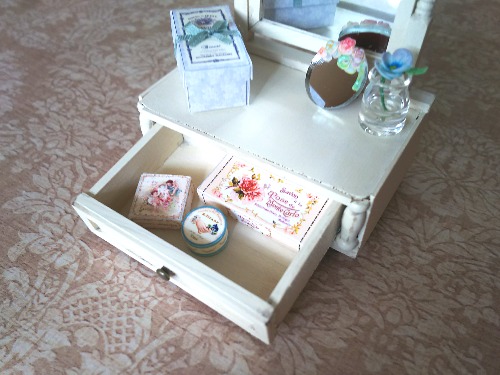 ミニチュア家具