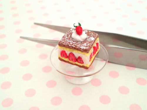 ミニチュアケーキ
