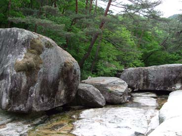 巨岩