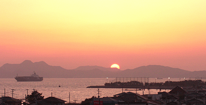 幻想的な夕日/西戸崎