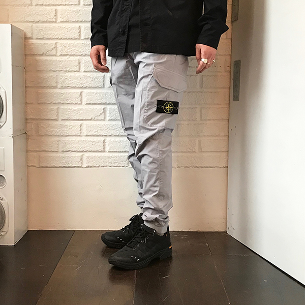 STONE ISLANDカーゴパンツ