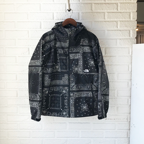 THE NORTH FACE」（ザ ノース フェイス）バンダナ柄の“Novelty Compact