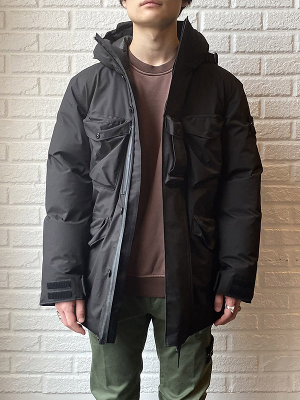 定価9.9万 新品 STONE ISLAND ストーンアイランド フーディー-