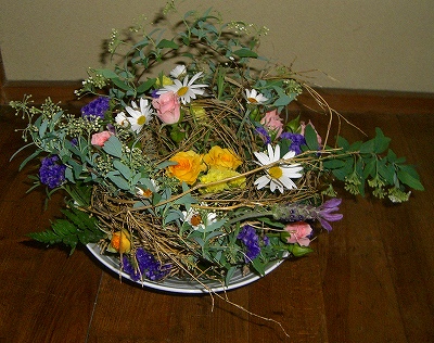 ドームの生花のアレンジメント