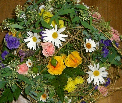 ドームの生花のアレンジメント