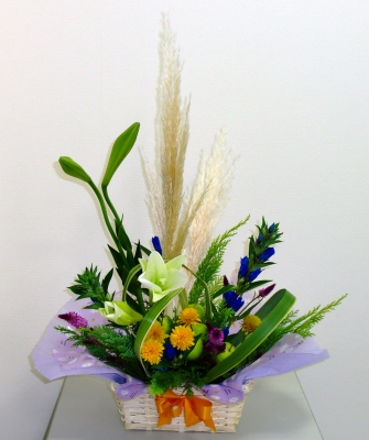 初秋の生花のアレンシメント