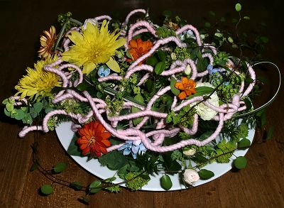 添え物の生花のアレンジメント(変移)