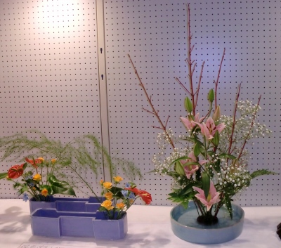 聖カタリナ大学の華道部の個性あふれる作品2012