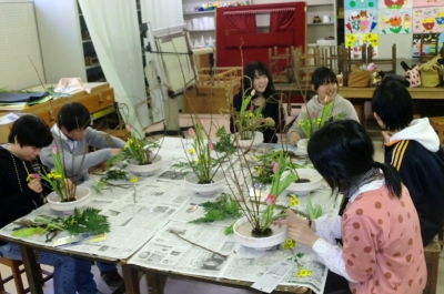 聖カタリナ大学の華道部のレッスンに行って来ました