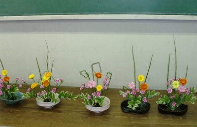 昨日は聖カタリナ大学の華道部のレッスン日でした