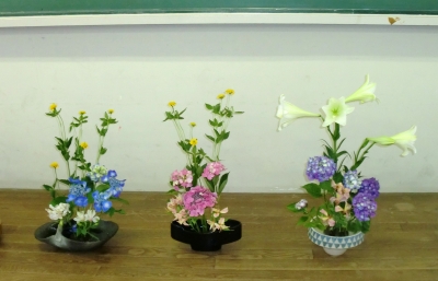 昨日は聖カタリナ大学の華道部のレッスン日でした