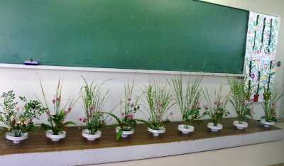聖カタリナ大学の華道部のレッスン日でした