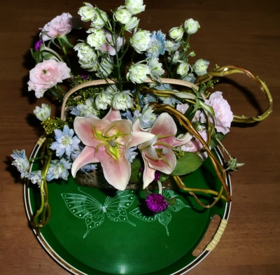 生花アレンジの体験教室をしました