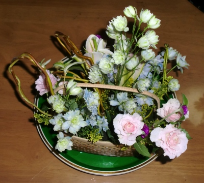 生花アレンジの体験教室をしました