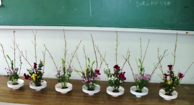 月曜日は聖カタリナ大学の華道部のレッスン日でした