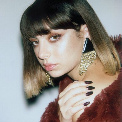 Charli XCX(チャーリー・エックス・シー・エックス)の洋楽歌詞和訳カタカナまとめ一覧