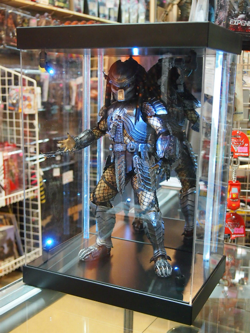お手頃にフィギュアをカッコ良く飾ろう！レジェンドスタジオの