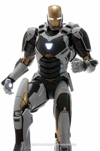 アイアンマンは宇宙でもカッコ良かった！発売間近！？ホットトイズ