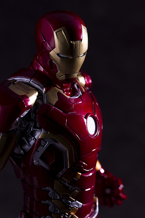 ホットトイズより、遂に登場!!アベンジャーズ エイジ・オブ ホットトイズより、遂に登場!!アベンジャーズ エイジ・オブ