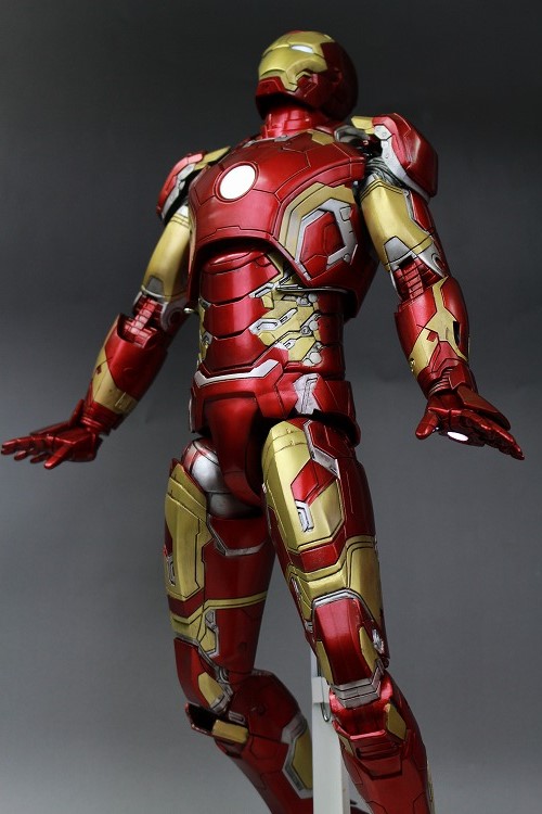 NECA アイアンマンマーク43 ネカ 待望の入荷！ネカのアベンジャーズ エイジ・オブ・ウルトロン/アイアン