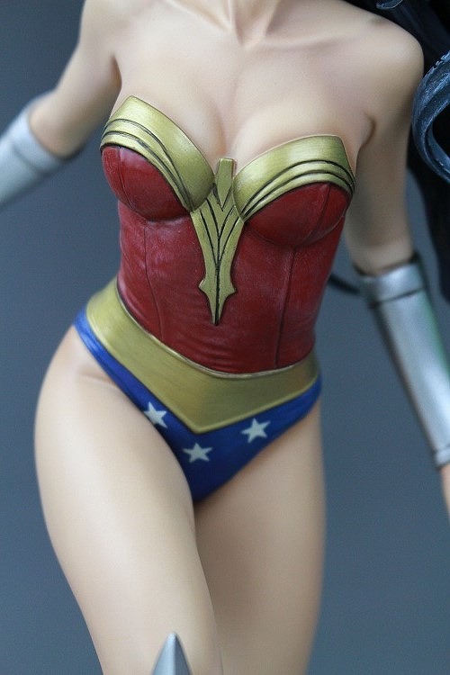 美しきスタチューに今度はワンダーウーマン！ファンタジーフィギュア