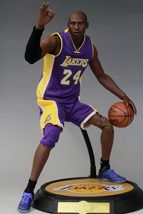 エンターベイの1/6リアルマスターピース / NBAコレクション: コービー