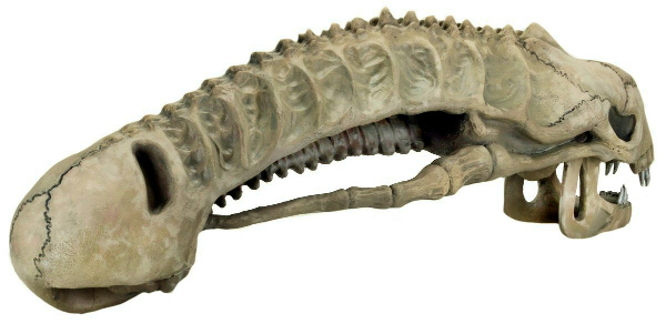 ネカがまたスゴイものを！「エイリアン」フォームレプリカ新作