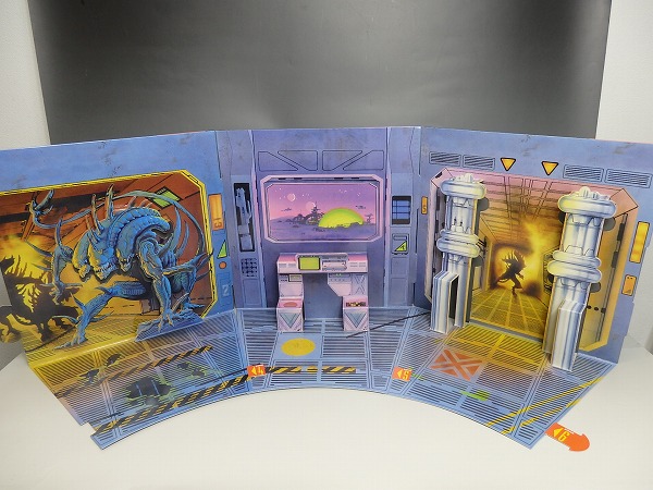 NECA エイリアン　シリーズ1ケナートリビュート　3Dポップアップベース 夢の巨大ジオラマで遊び尽くせ！NECA エイリアンクラブ特典