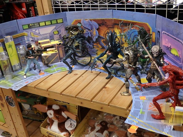 夢の巨大ジオラマで遊び尽くせ！NECA エイリアンクラブ特典