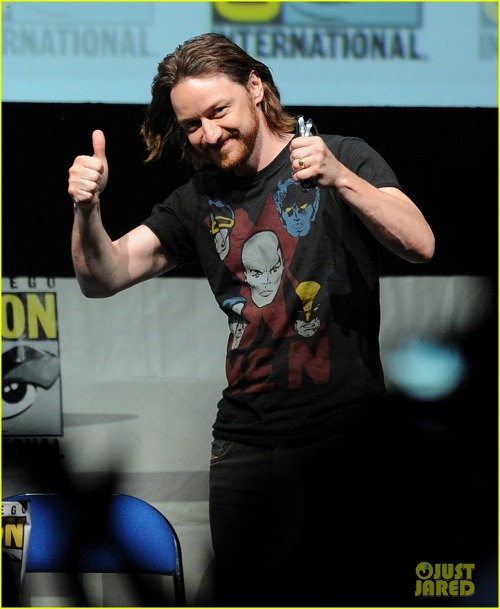 michael-fassbender-james-mcavoy-x-men-at-comic-con-07.jpg