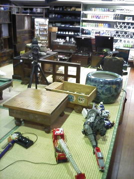 店内のレトログッズ