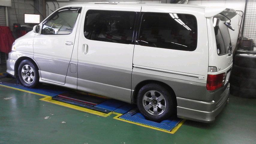 ●○VCH10 VCH16 KCH10 KCH16 グランドハイエース 社外 リア オーバーフェンダー 左右セット 2FX 12170○● グランド ハイエースのタイヤサイズ [GF-VCH16W] 4WD・3.4・5ドア