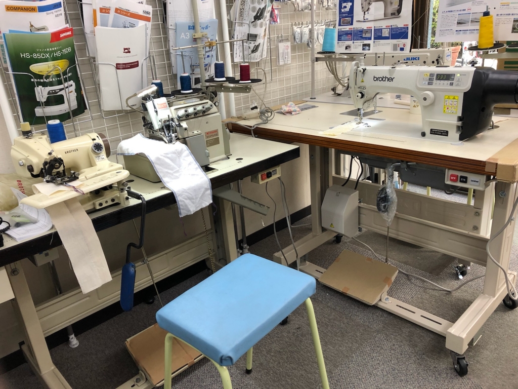 糸切ミシン+ロックミシン+スクイミシン=洋服お直し屋さん?の巻き
