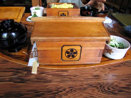 日の出屋のセイロ蒸し?