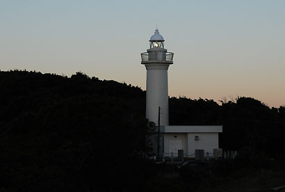 点灯中の太東埼灯台