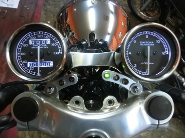 SR400 メーターカスタムです！ | バイク専門店 ノーチラス
