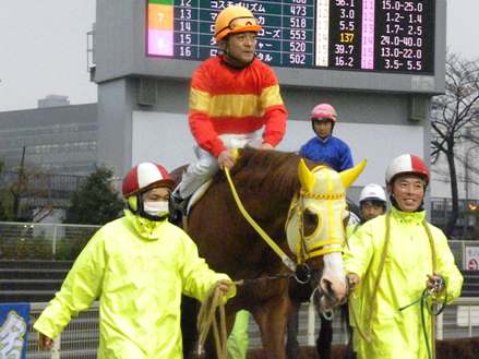 井上騎手