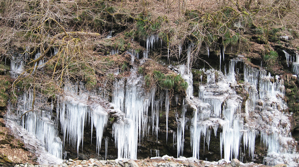 三十槌の氷柱