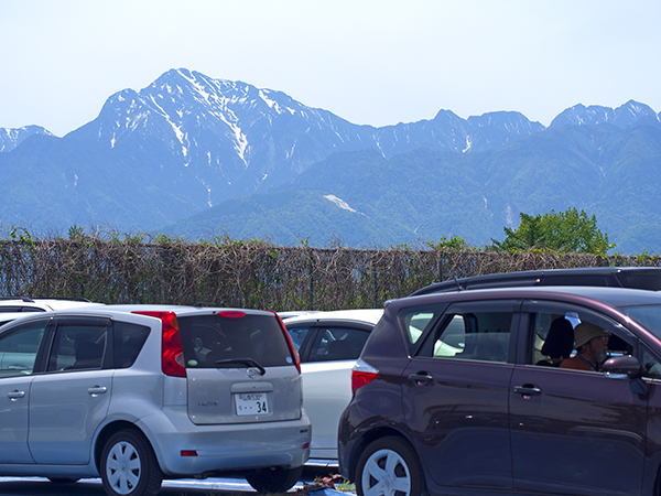 八ヶ岳ファーマーズマーケット駐車場
