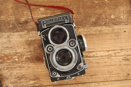 カメラとYシャツと高橋(仮)】Rolleiflex 3.5F Planar | 東京・学芸