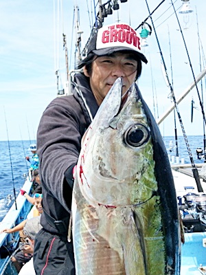 相模湾キハダに] ナブラ撃ちのぶっ飛びシンペン