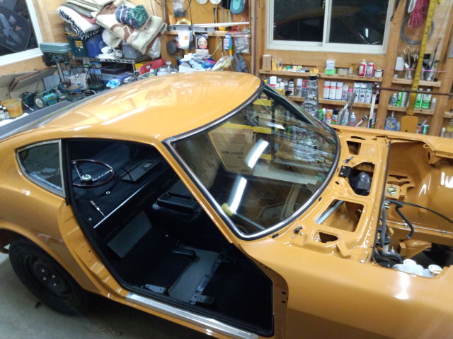 新品フロントガラスに組み換え | Fairlady Z S30Z 1970年(昭和45年)式  