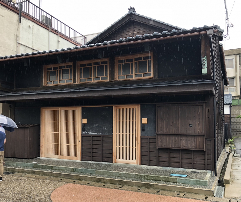 詰所外観