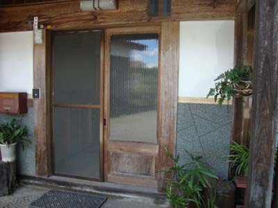 玄関前